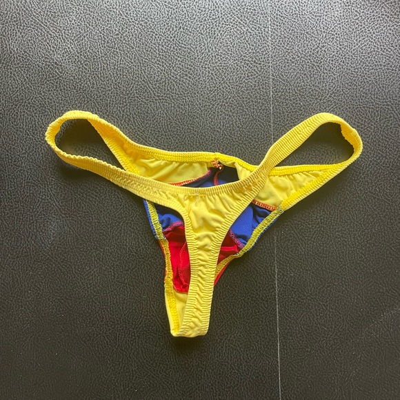 Colourful thong - Picture 2 of 2